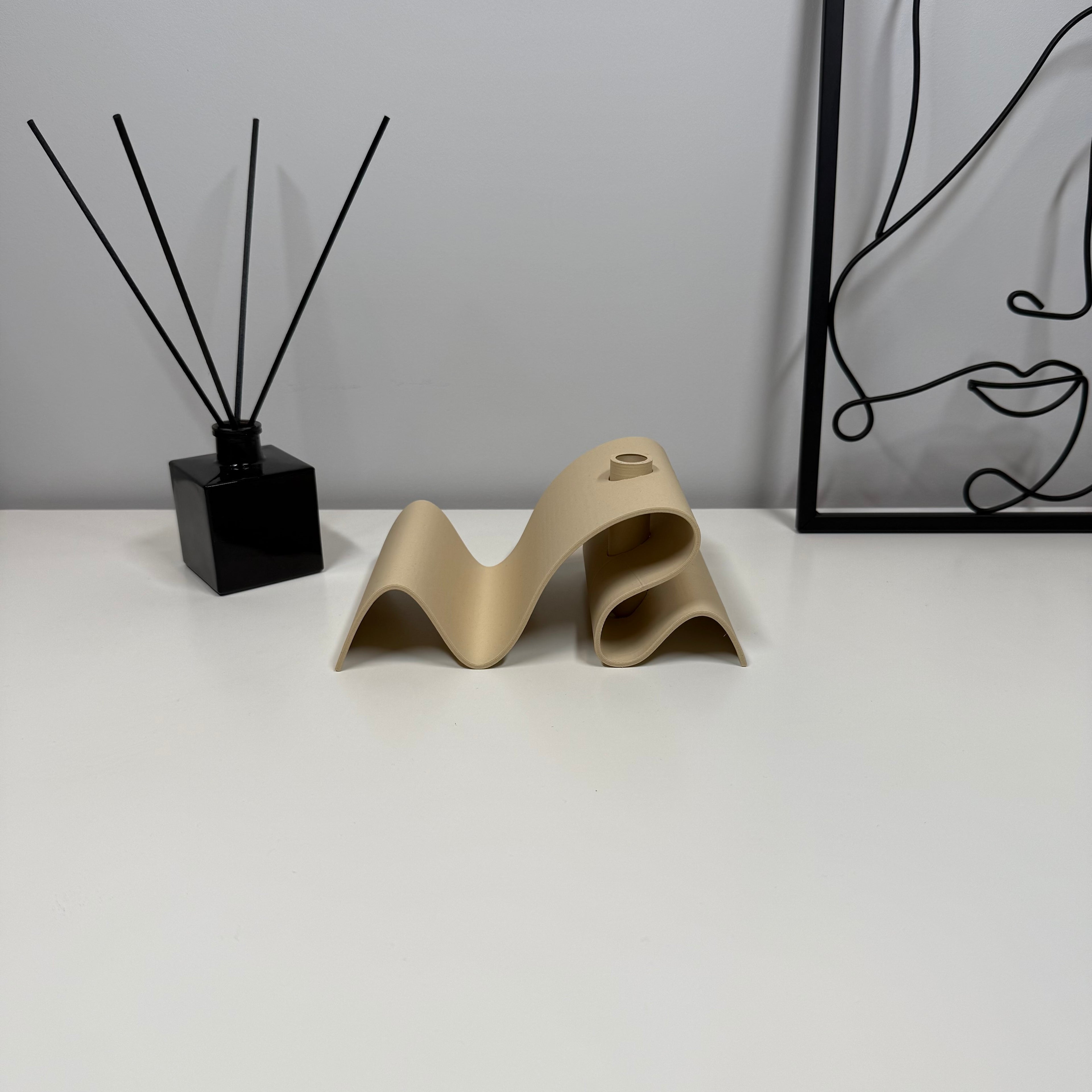 WAVE – Moderni banguota vaza