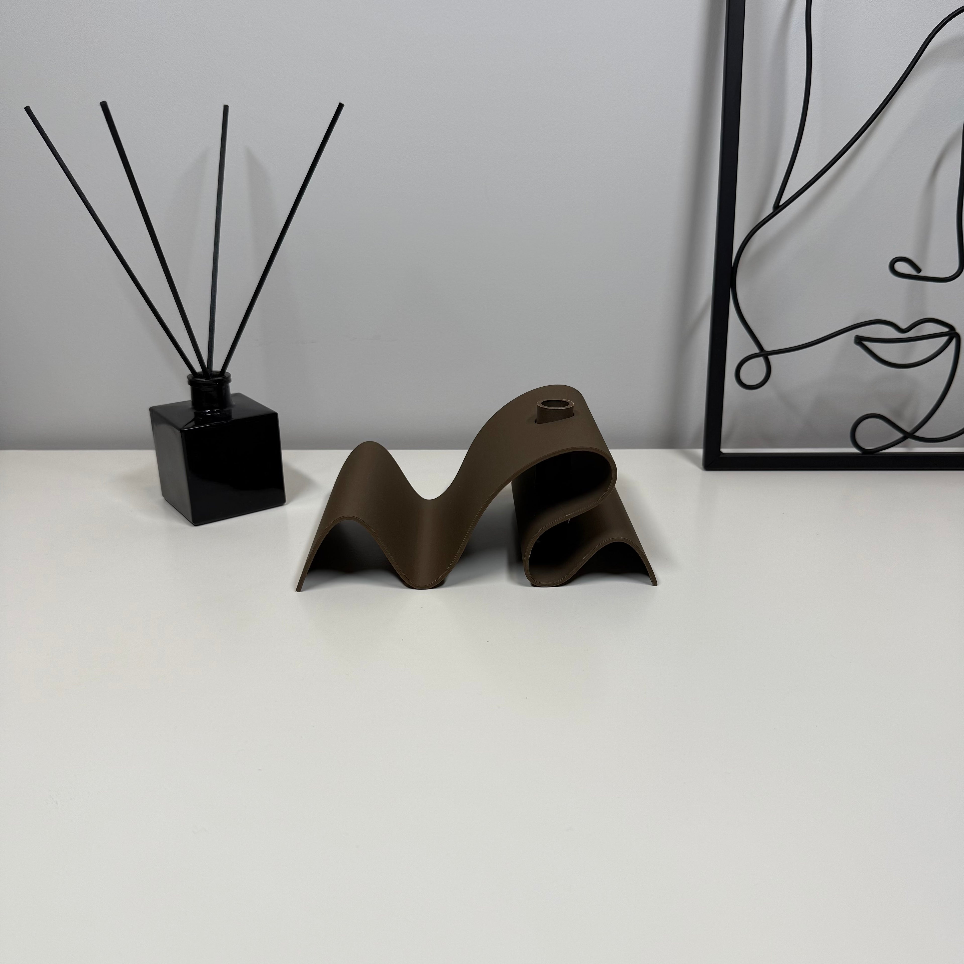 WAVE – Moderni banguota vaza