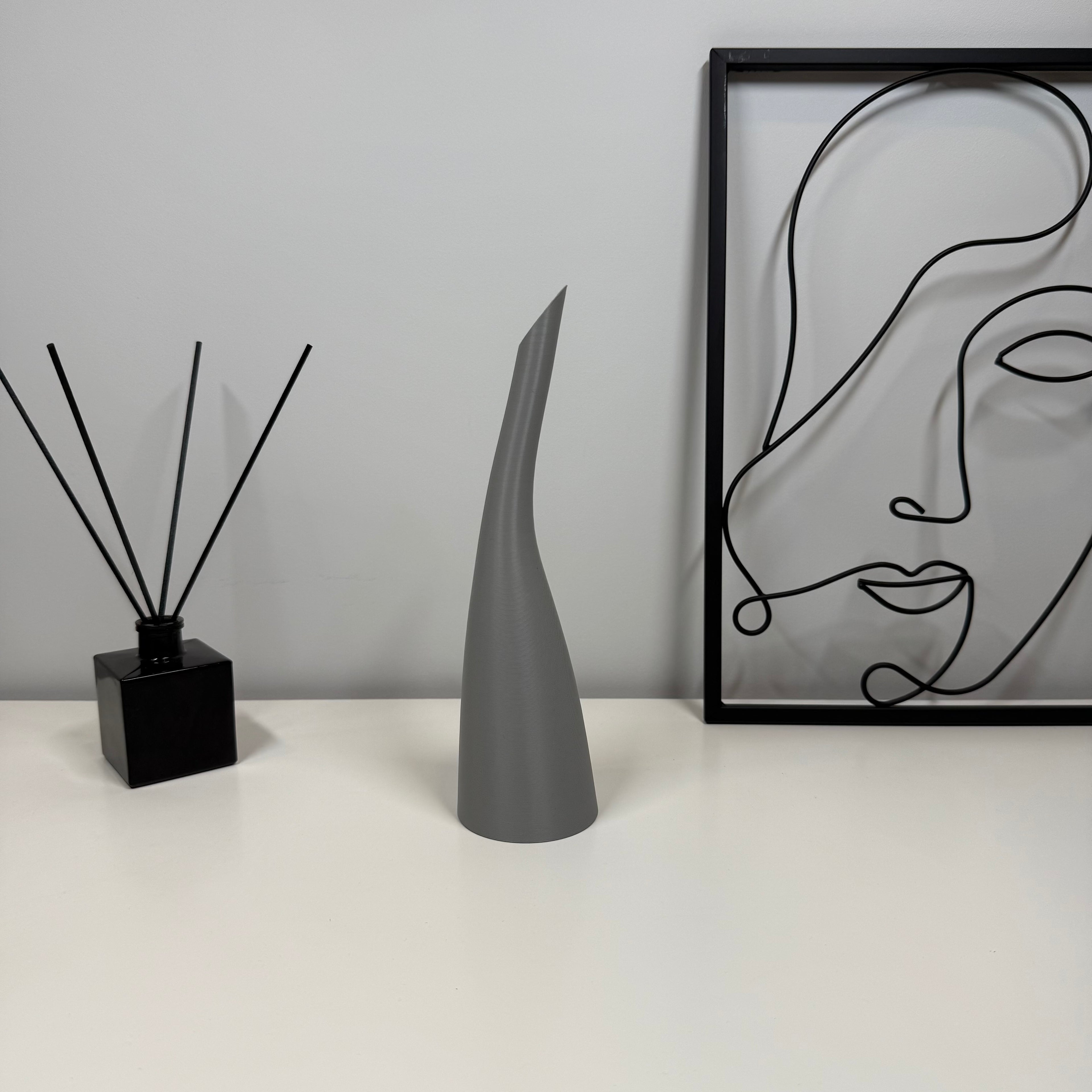 ALVA – Elegantiška lenkta vaza