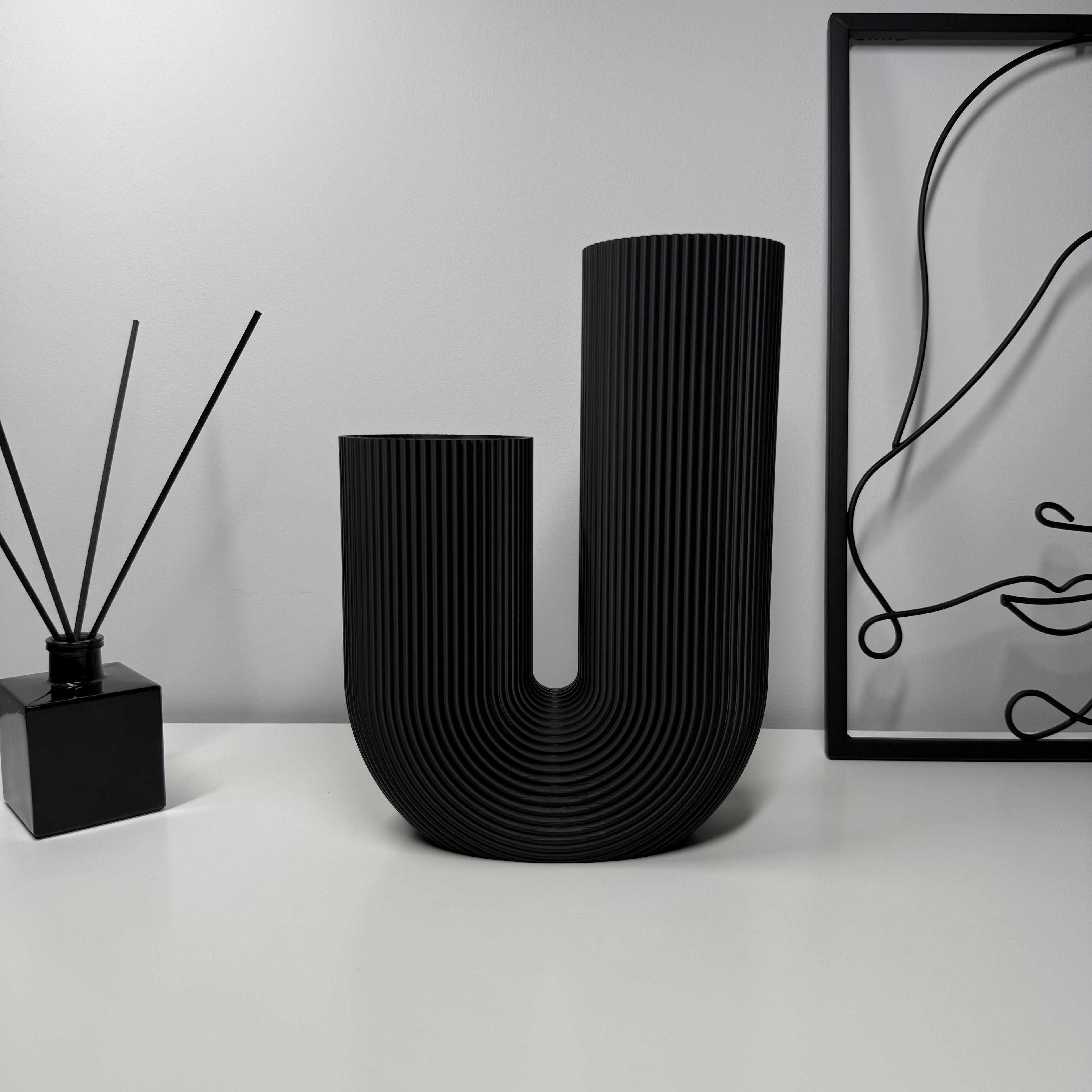 JUNO – J formos dekoratyvinė vaza