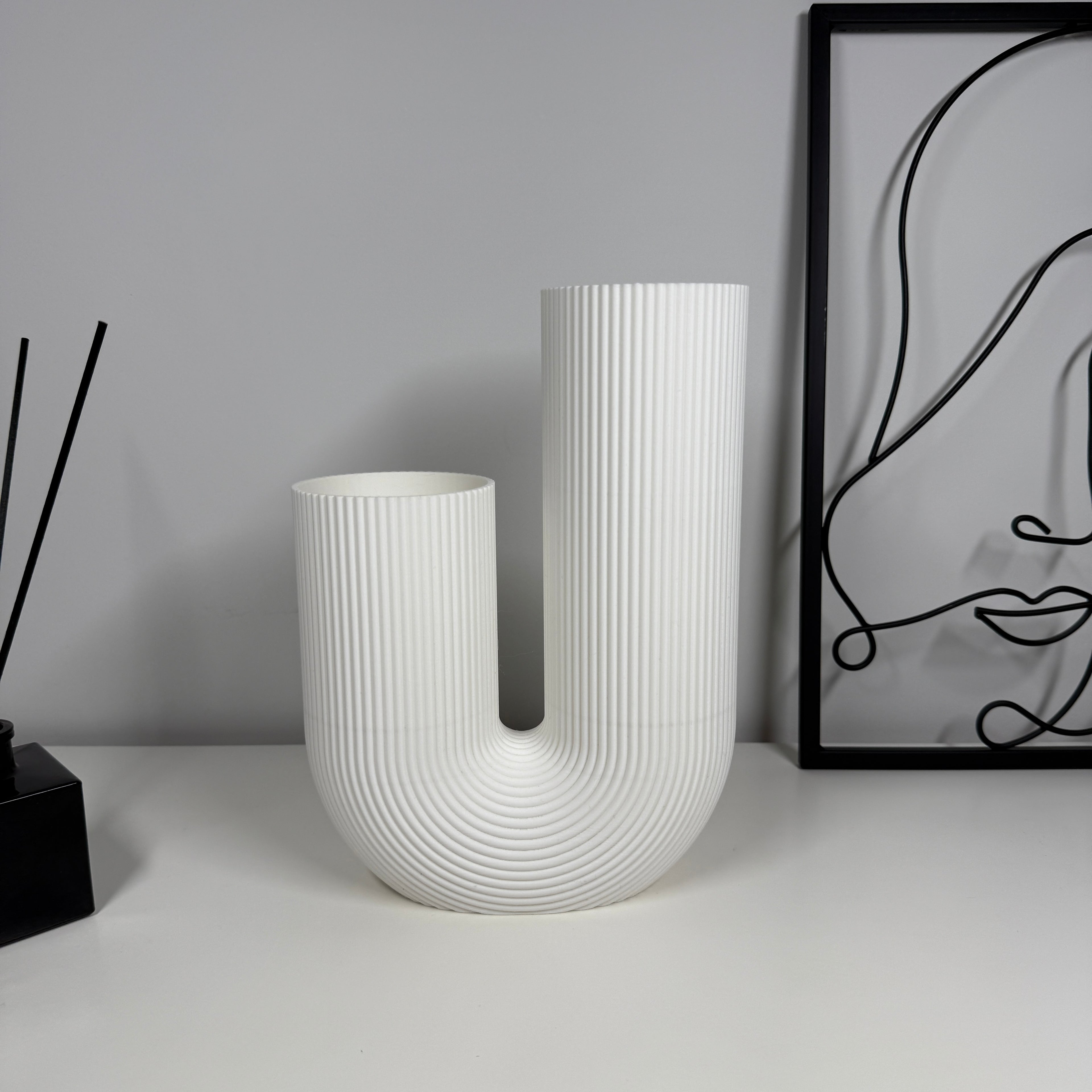 JUNO – J formos dekoratyvinė vaza