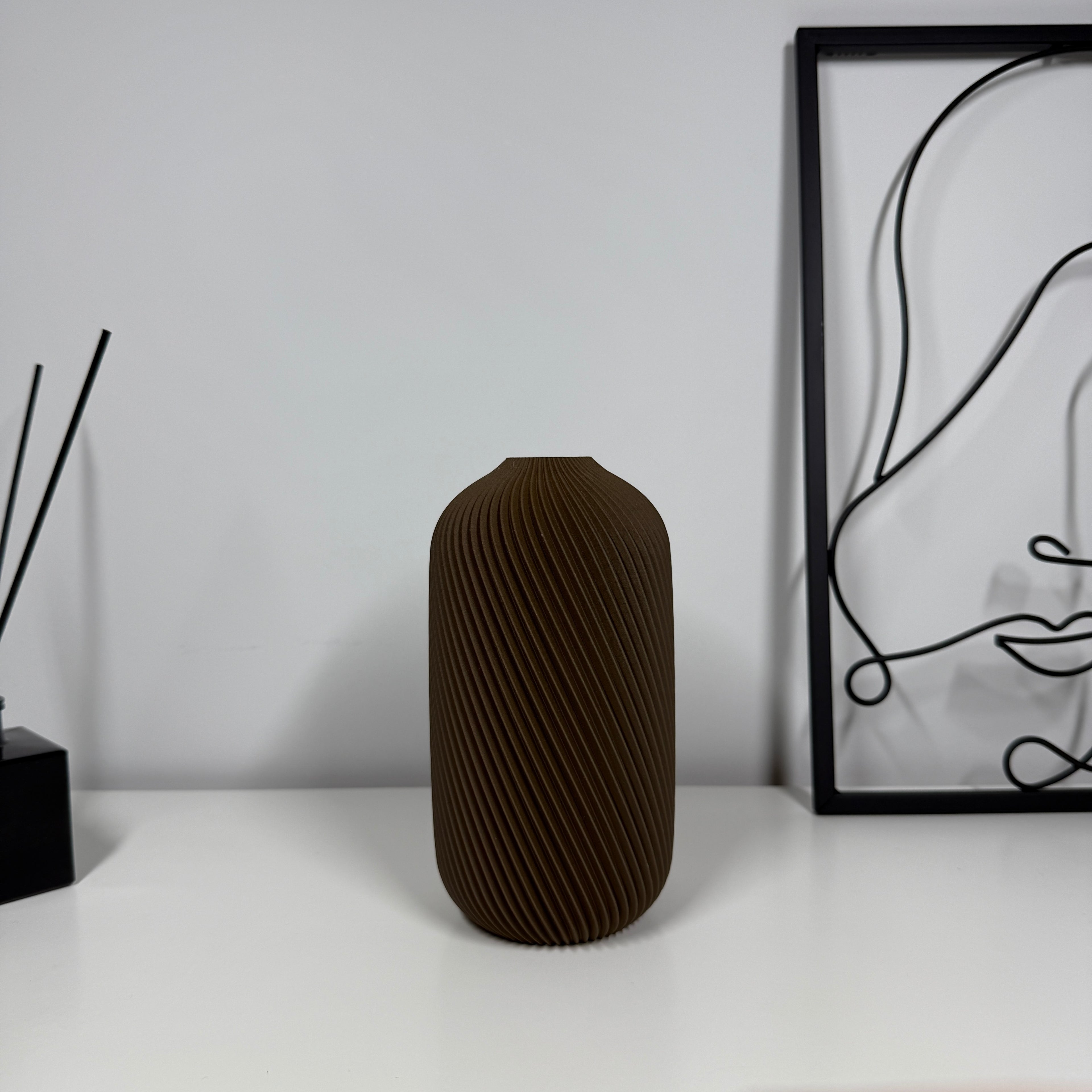 NOIR – Dekoratyvinė cilindro formos vaza