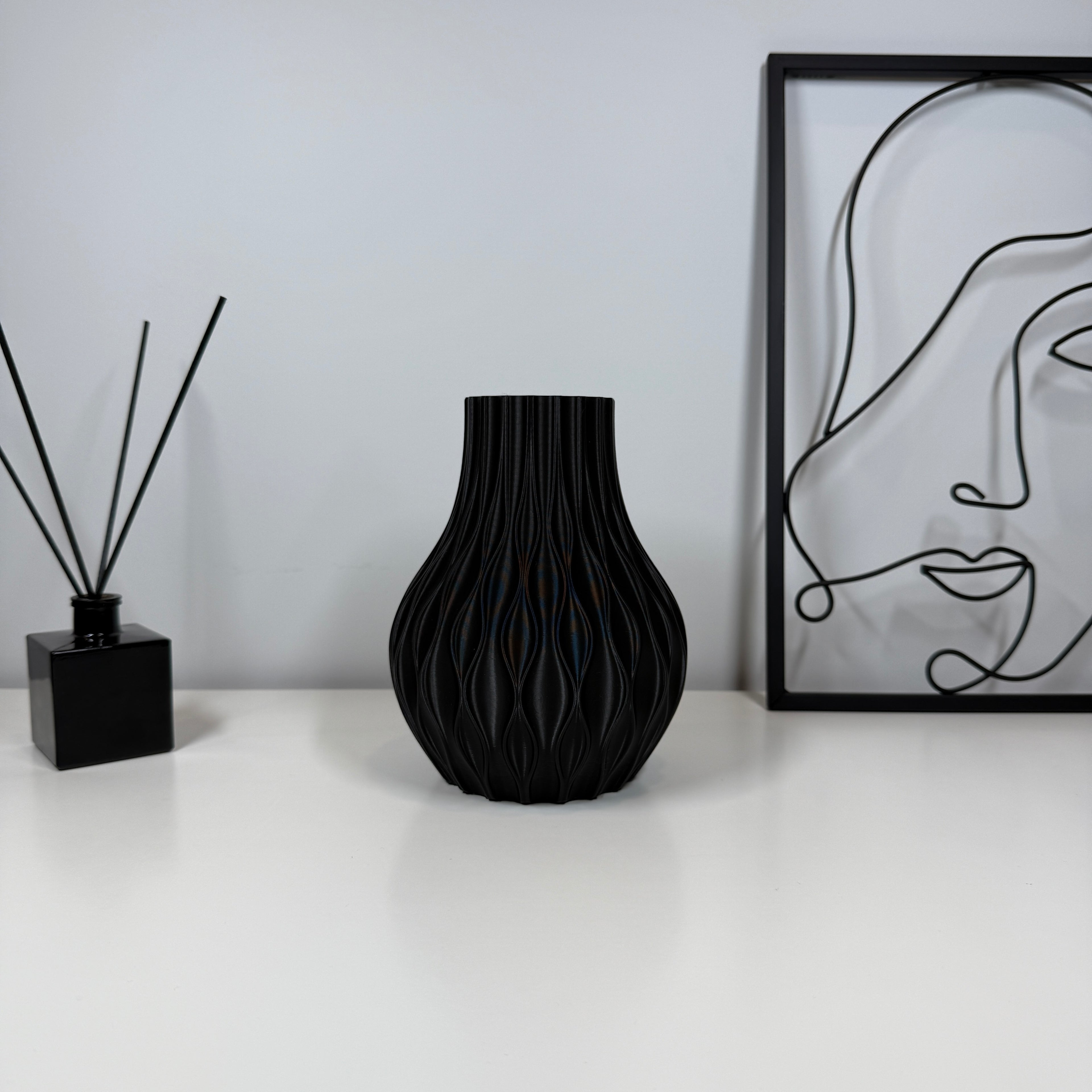SENA – Dekoratyvinė banguota vaza