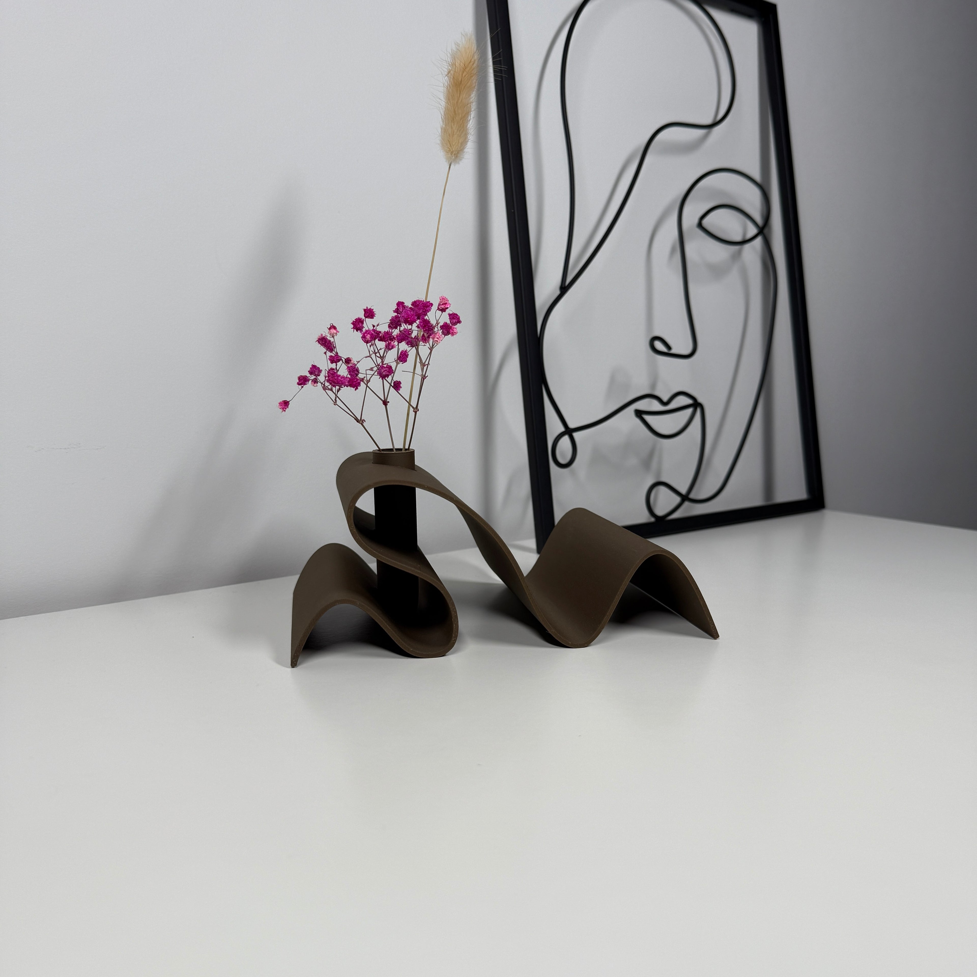 WAVE – Moderni banguota vaza