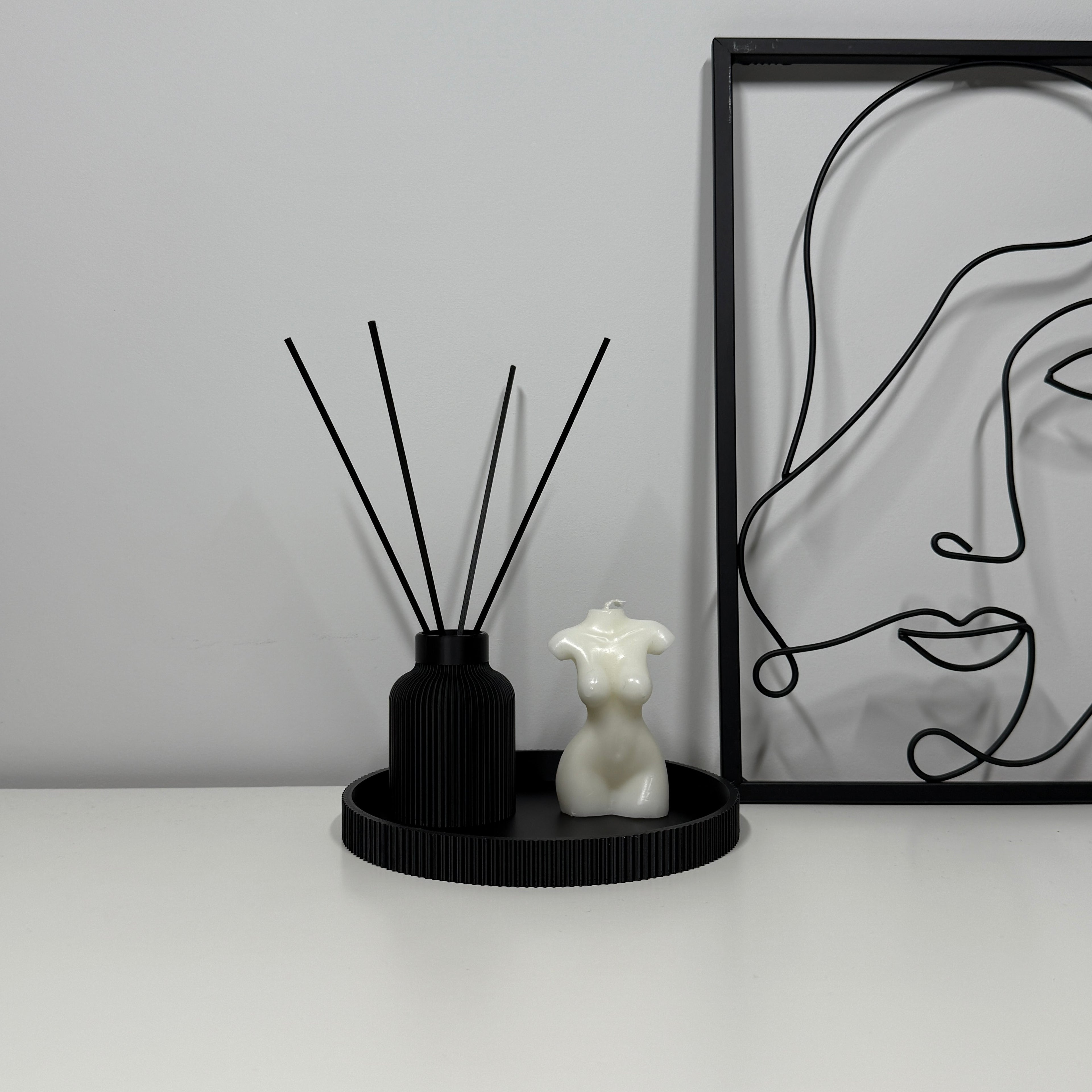 Padėkliukas ir talpa namų kvapui