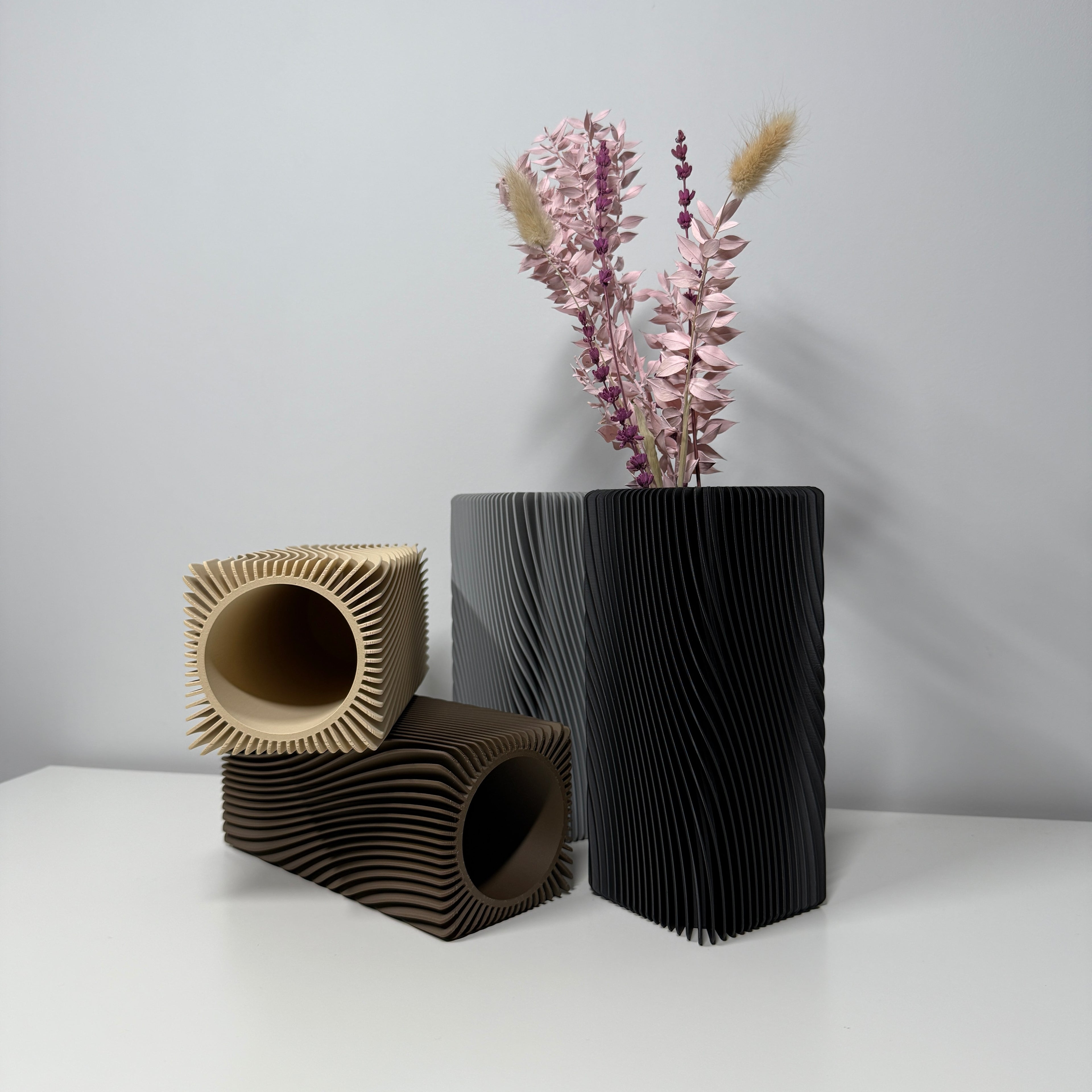 LINEA 3D spausdinta vaza su vertikaliomis linijomis