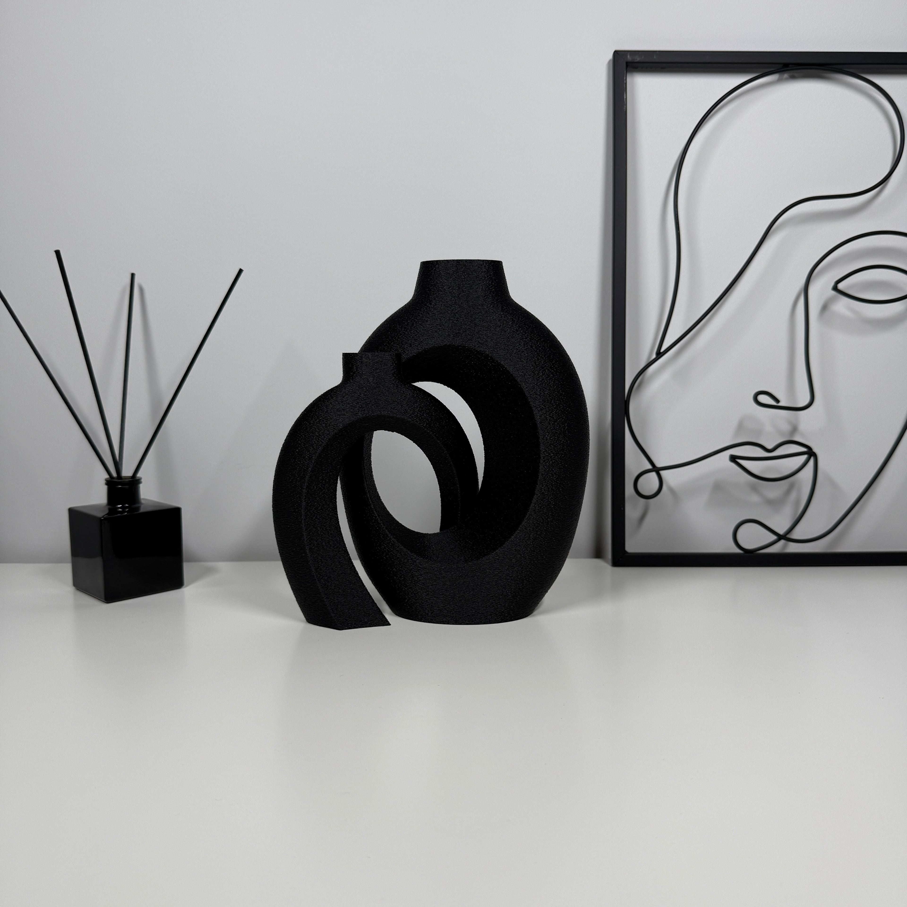 RUNA – moderni dviejų dalių vaza