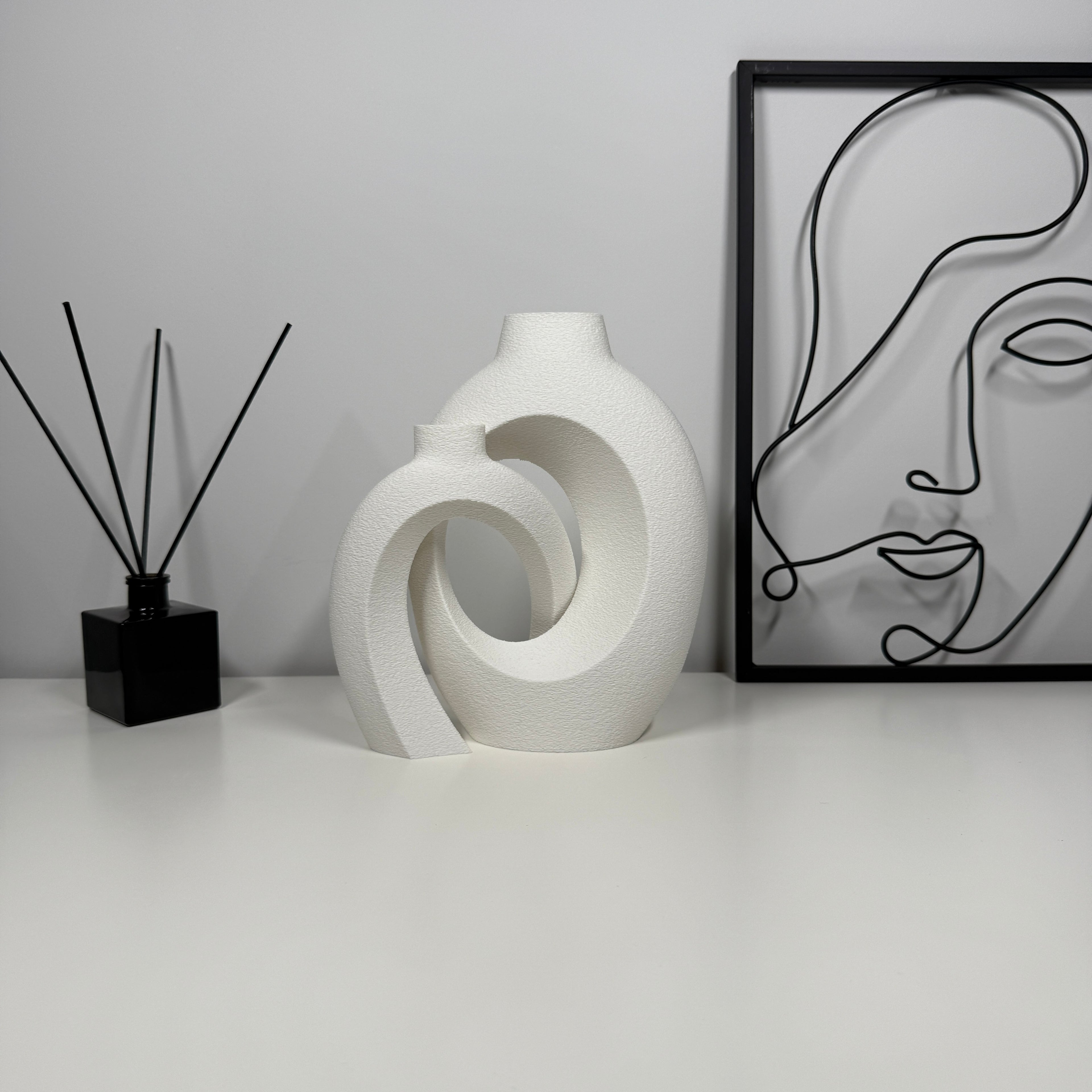 RUNA – moderni dviejų dalių vaza