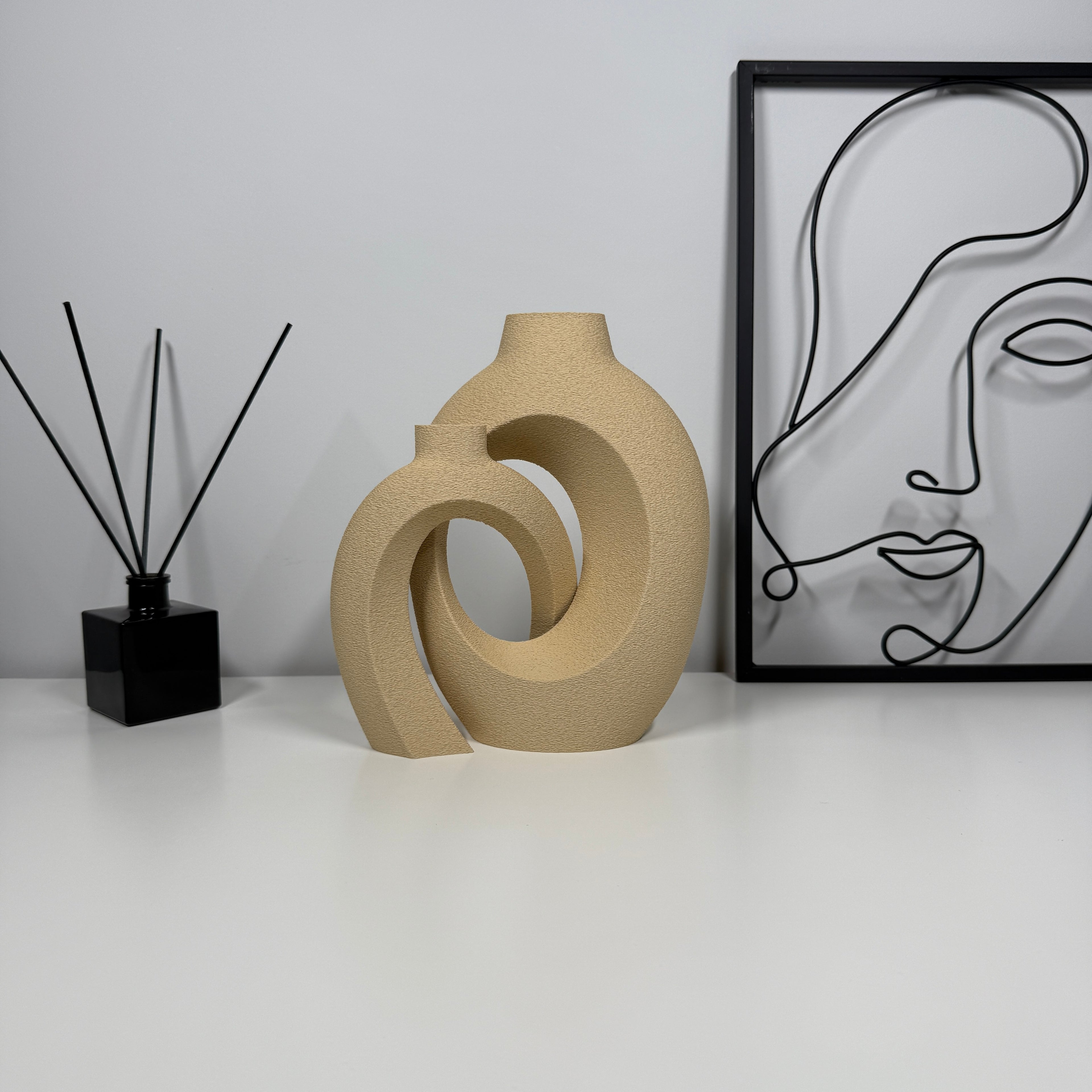 RUNA – moderni dviejų dalių vaza