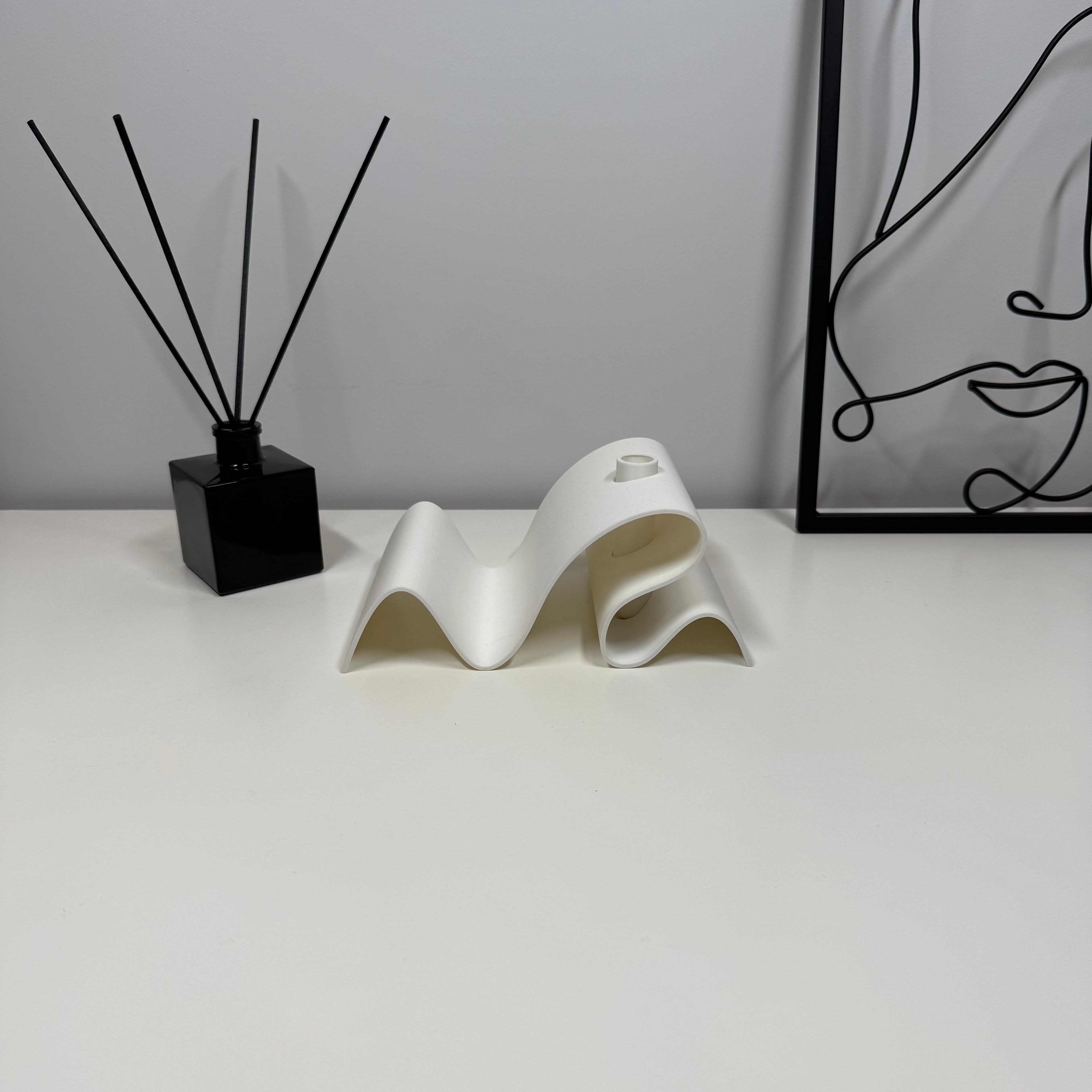 WAVE – Moderni banguota vaza